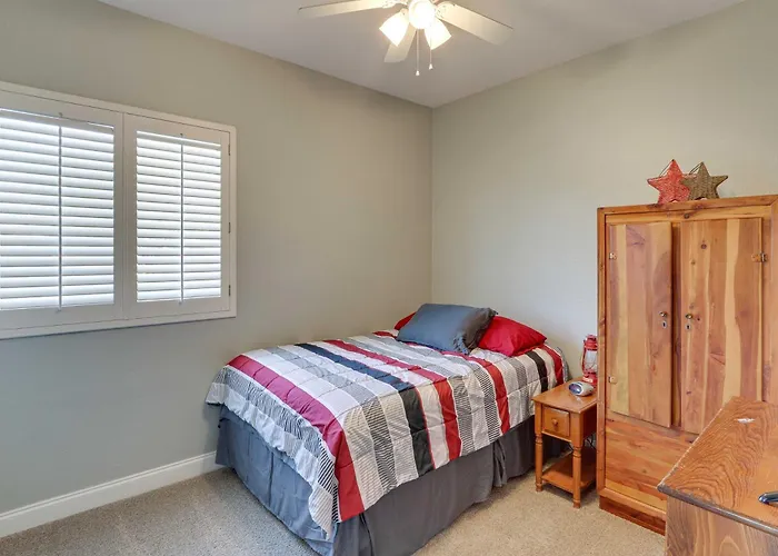 Mtn Views: Family-friendly Getaway! Holiday home Gold Canyon